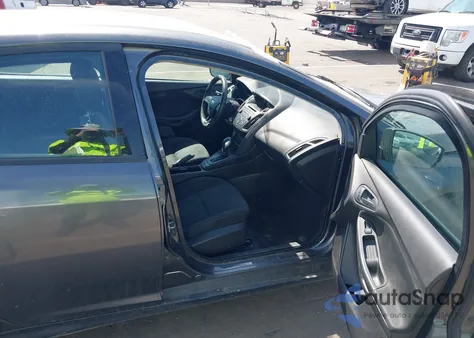 2017 Ford Focus S z USA, uszkodzony, nr VIN 1FADP3E2XHL318717